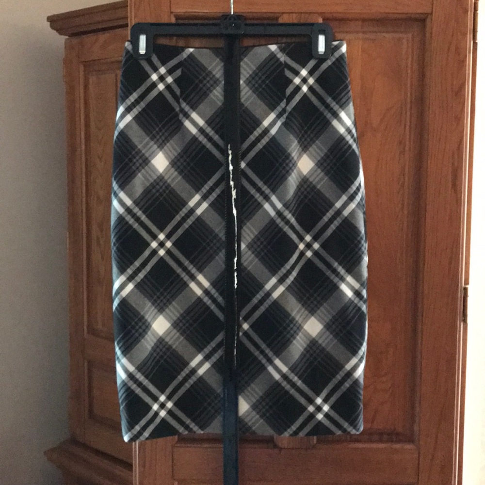 Fully lined pencil skirt.  Never worn before